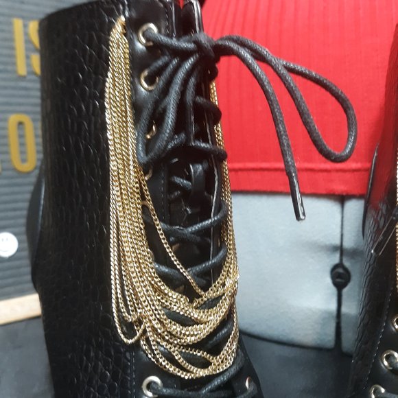 (( Listing # 81 )) (( NEW )) Keep Me High , ShoeDazzle Black Heels - Picture 3 of 9